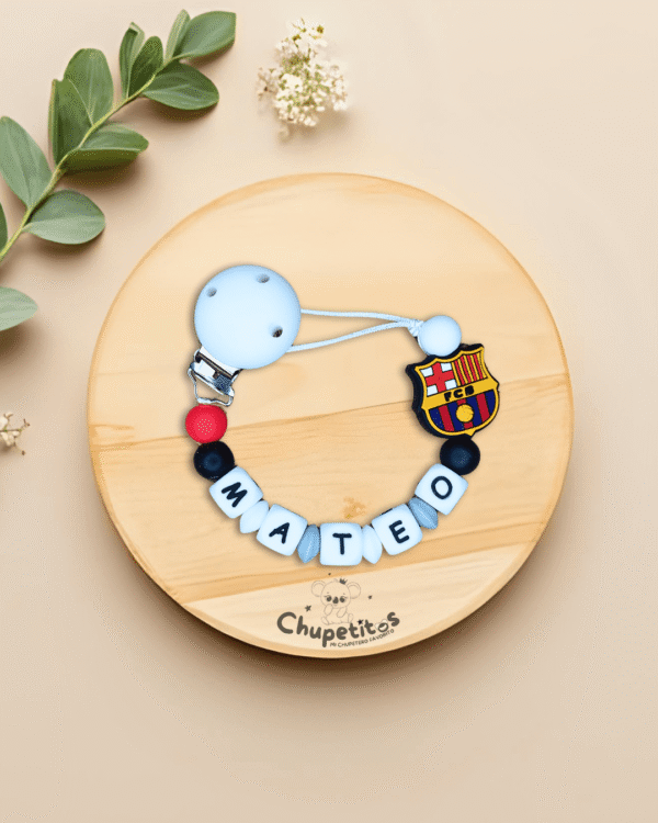 chupetero-personalizado-mateo-fcb-silicona-fondo-bonito
