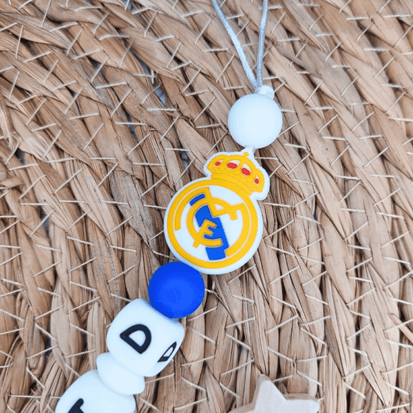 detalle-logo-real-madrid-chupetero-david