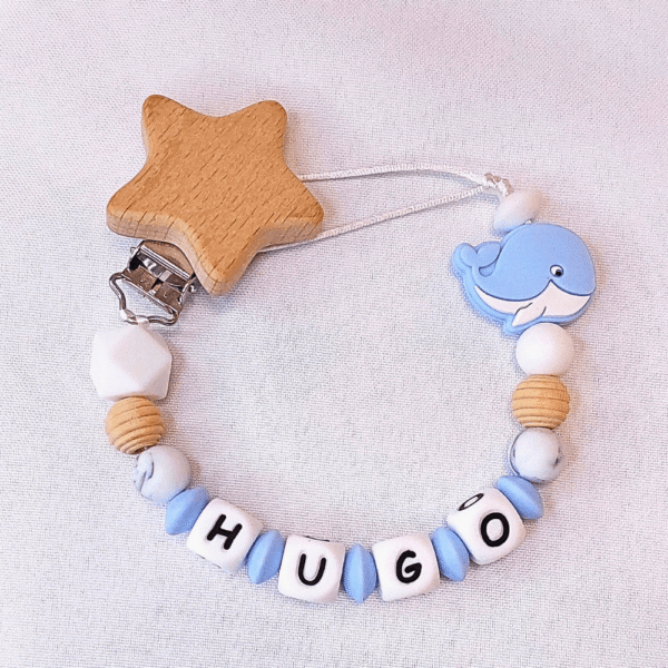 chupetero-ballena-estrella-personalizado-hugo-azul-pastel