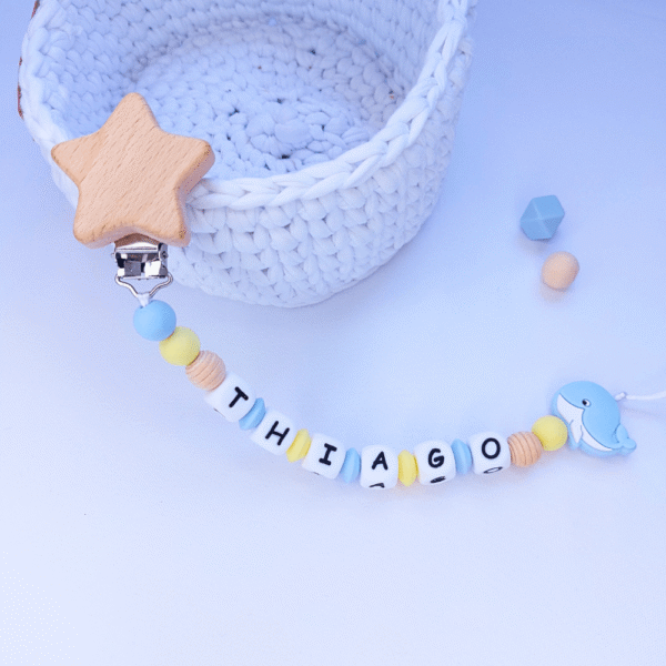 chupetero-personalizado-ballena-estrella-thiago-azul-amarillo