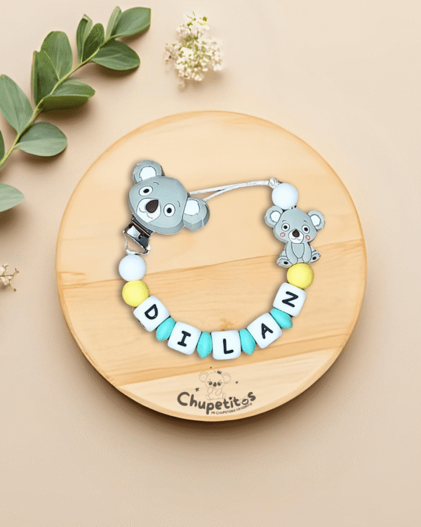chupetero-personalizado-koala-dilan-amarillo-azul-fondo-bonito