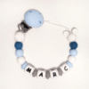 chupetero-personalizado-marc-silicona-azul-blanco-gris